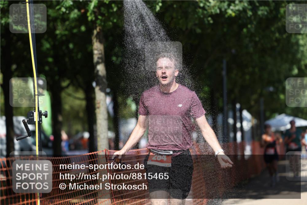 07.09.2025 - 19. Norderstedt Triathlon Michael Strokosch http://msf.ph/oto/8815465 07.09.2025 13:37:23 Laufen 264, 305, 1389 meine-sportfotos.de
