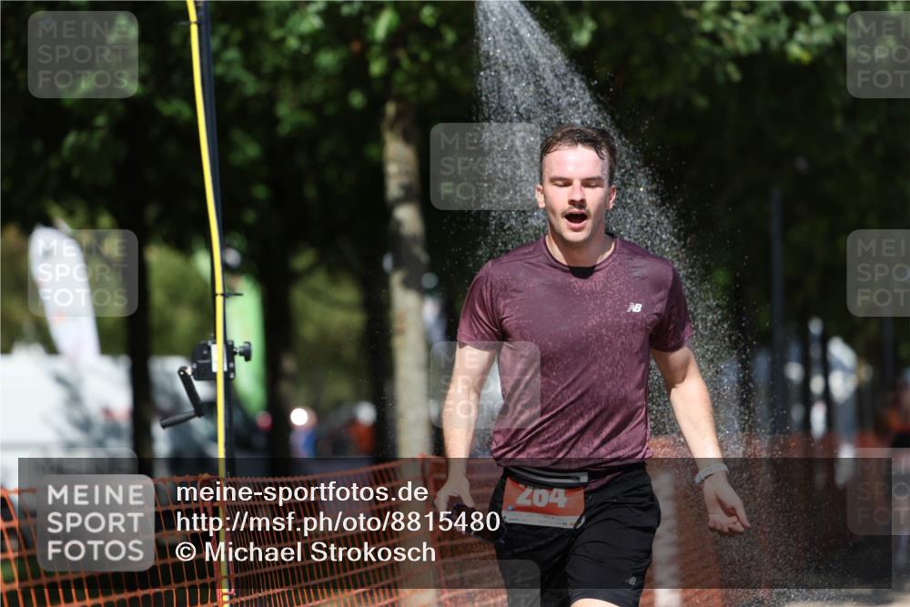 07.09.2025 - 19. Norderstedt Triathlon Michael Strokosch http://msf.ph/oto/8815480 07.09.2025 13:37:23 Laufen 264, 305, 1389 meine-sportfotos.de