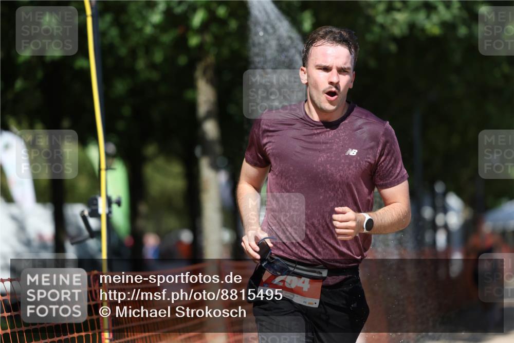 07.09.2025 - 19. Norderstedt Triathlon Michael Strokosch http://msf.ph/oto/8815495 07.09.2025 13:37:24 Laufen 264, 305, 1389 meine-sportfotos.de