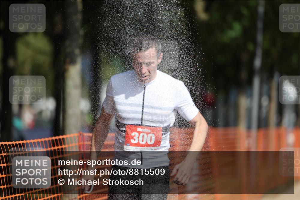 07.09.2025 - 19. Norderstedt Triathlon Michael Strokosch http://msf.ph/oto/8815509 07.09.2025 11:45:03 Laufen 300, 1274 meine-sportfotos.de