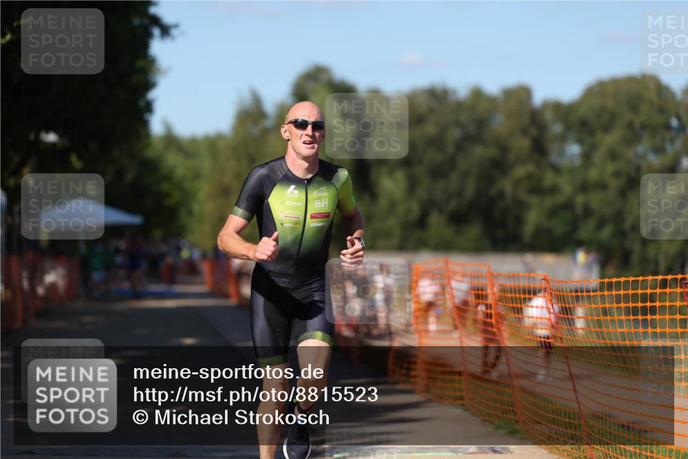 07.09.2025 - 19. Norderstedt Triathlon Michael Strokosch http://msf.ph/oto/8815523 07.09.2025 15:33:08 Laufen 1483 meine-sportfotos.de