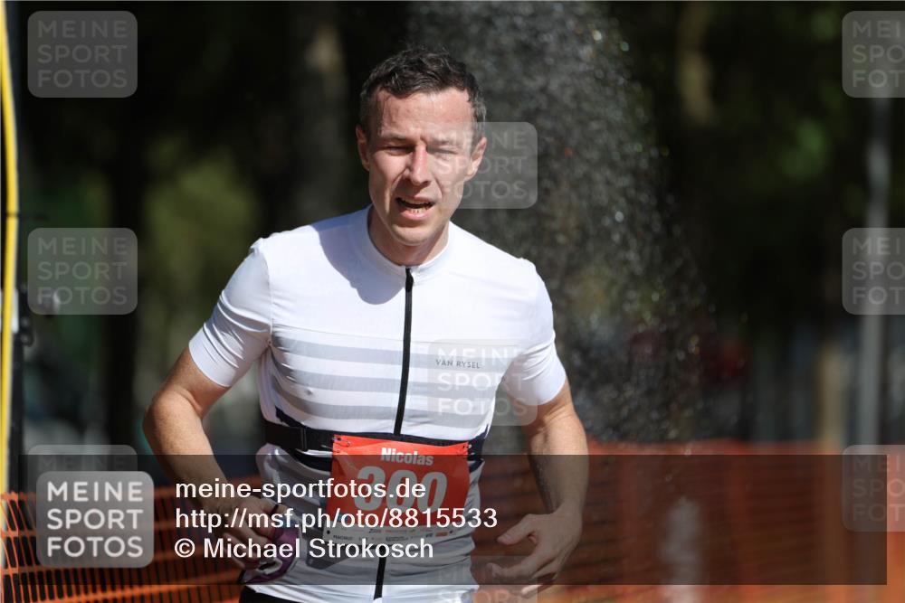 07.09.2025 - 19. Norderstedt Triathlon Michael Strokosch http://msf.ph/oto/8815533 07.09.2025 11:45:03 Laufen 300, 1274 meine-sportfotos.de