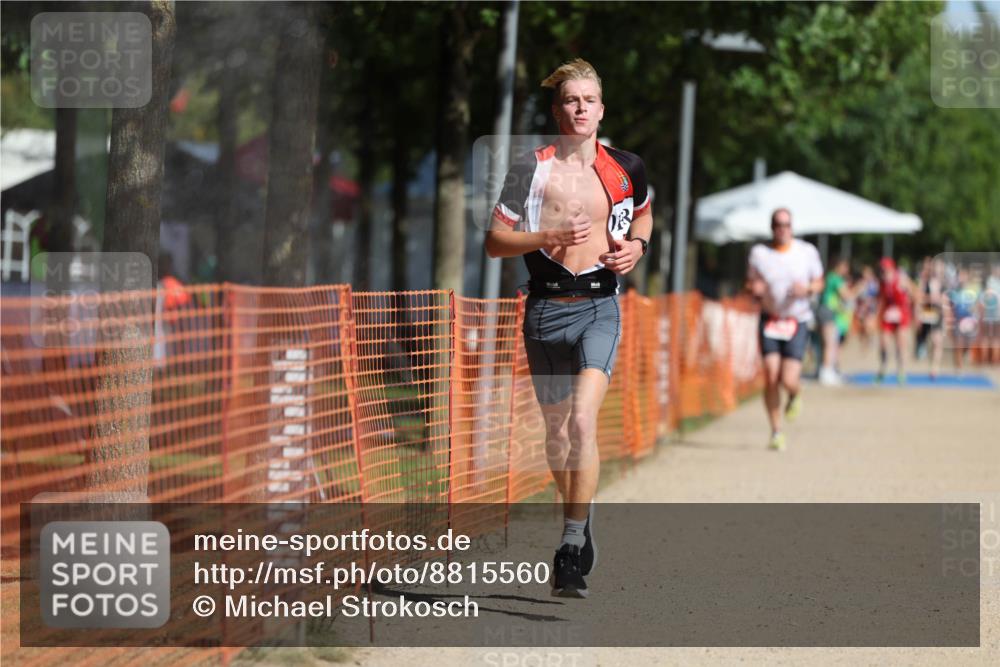 07.09.2025 - 19. Norderstedt Triathlon Michael Strokosch http://msf.ph/oto/8815560 07.09.2025 11:45:13 Laufen 1202 meine-sportfotos.de