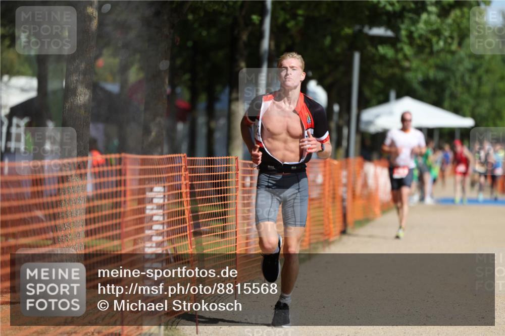 07.09.2025 - 19. Norderstedt Triathlon Michael Strokosch http://msf.ph/oto/8815568 07.09.2025 11:45:14 Laufen 1202 meine-sportfotos.de