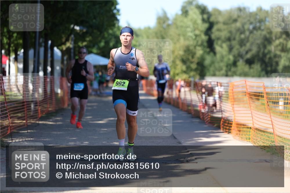 07.09.2025 - 19. Norderstedt Triathlon Michael Strokosch http://msf.ph/oto/8815610 07.09.2025 15:33:31 Laufen 908, 1416, 1456 meine-sportfotos.de