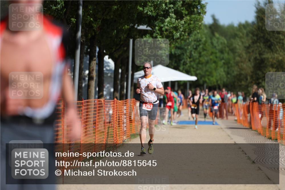 07.09.2025 - 19. Norderstedt Triathlon Michael Strokosch http://msf.ph/oto/8815645 07.09.2025 11:45:16 Laufen 1202, 1253 meine-sportfotos.de