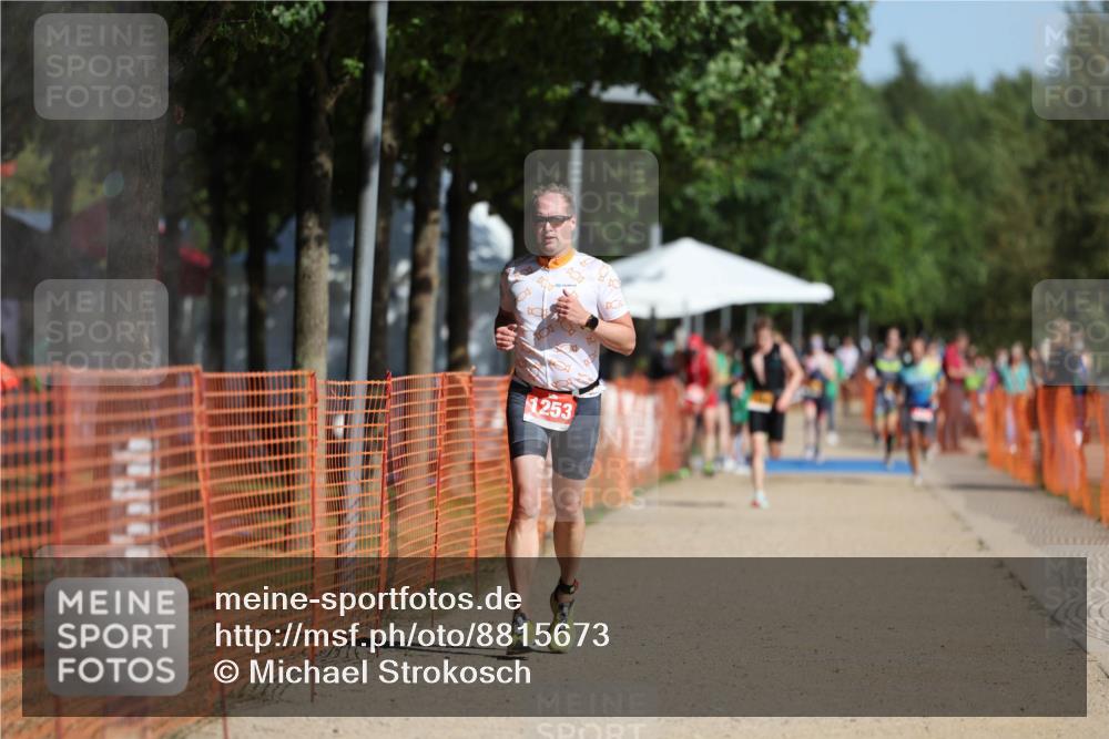 07.09.2025 - 19. Norderstedt Triathlon Michael Strokosch http://msf.ph/oto/8815673 07.09.2025 11:45:19 Laufen 1202, 1253 meine-sportfotos.de