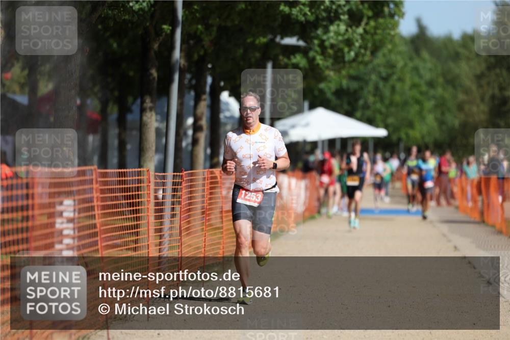 07.09.2025 - 19. Norderstedt Triathlon Michael Strokosch http://msf.ph/oto/8815681 07.09.2025 11:45:19 Laufen 1202, 1253 meine-sportfotos.de