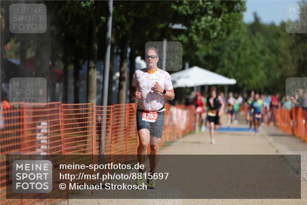 07.09.2025 - 19. Norderstedt Triathlon Michael Strokosch http://msf.ph/oto/8815697 07.09.2025 11:45:20 Laufen 1166, 1253 meine-sportfotos.de