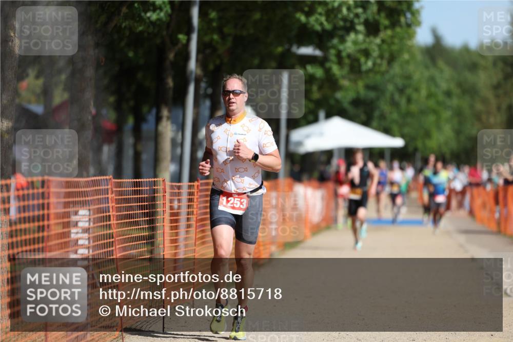 07.09.2025 - 19. Norderstedt Triathlon Michael Strokosch http://msf.ph/oto/8815718 07.09.2025 11:45:20 Laufen 1166, 1253 meine-sportfotos.de