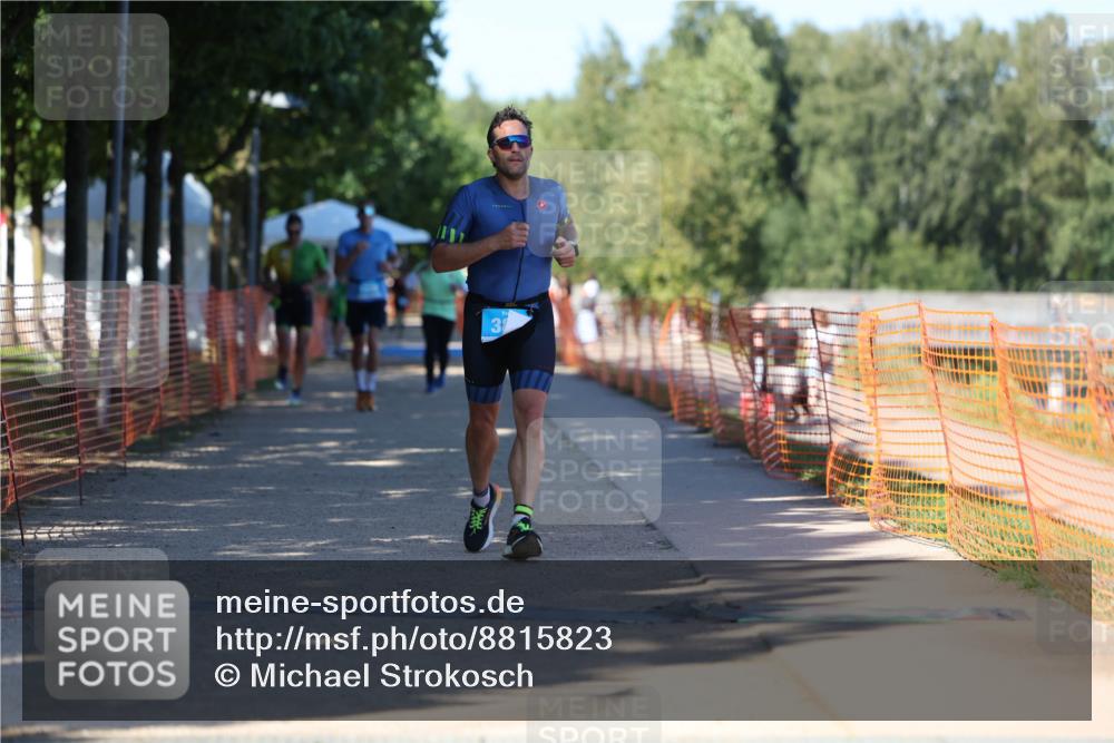 07.09.2025 - 19. Norderstedt Triathlon Michael Strokosch http://msf.ph/oto/8815823 07.09.2025 15:34:03 Laufen 382, 1408, 1506 meine-sportfotos.de