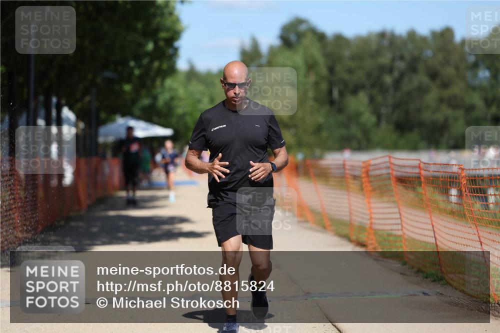 07.09.2025 - 19. Norderstedt Triathlon Michael Strokosch http://msf.ph/oto/8815824 07.09.2025 13:38:07 Laufen 141 meine-sportfotos.de