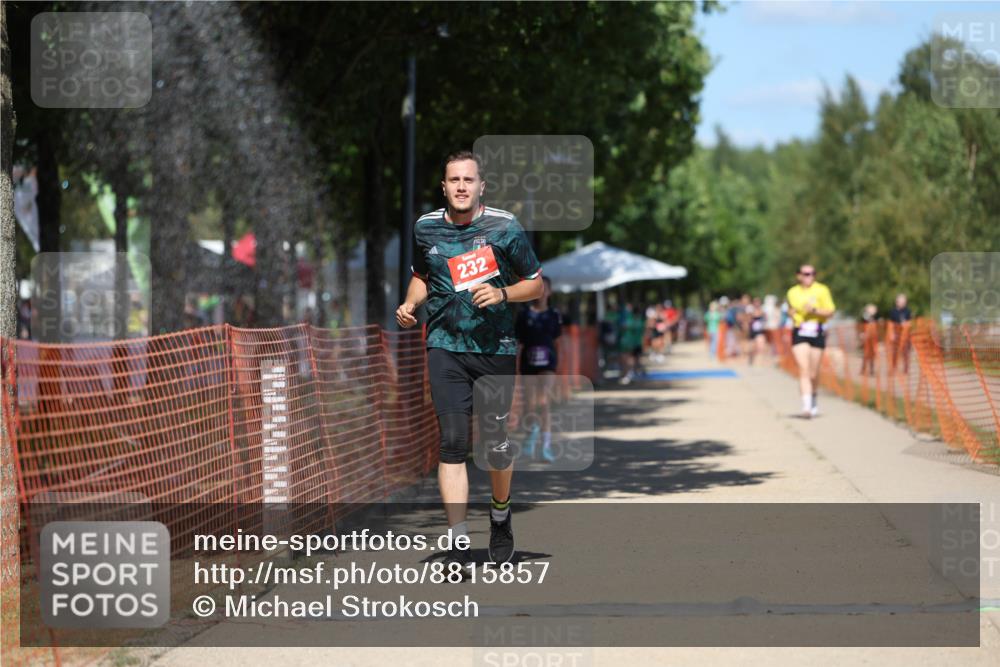 07.09.2025 - 19. Norderstedt Triathlon Michael Strokosch http://msf.ph/oto/8815857 07.09.2025 13:38:15 Laufen 232, 333 meine-sportfotos.de