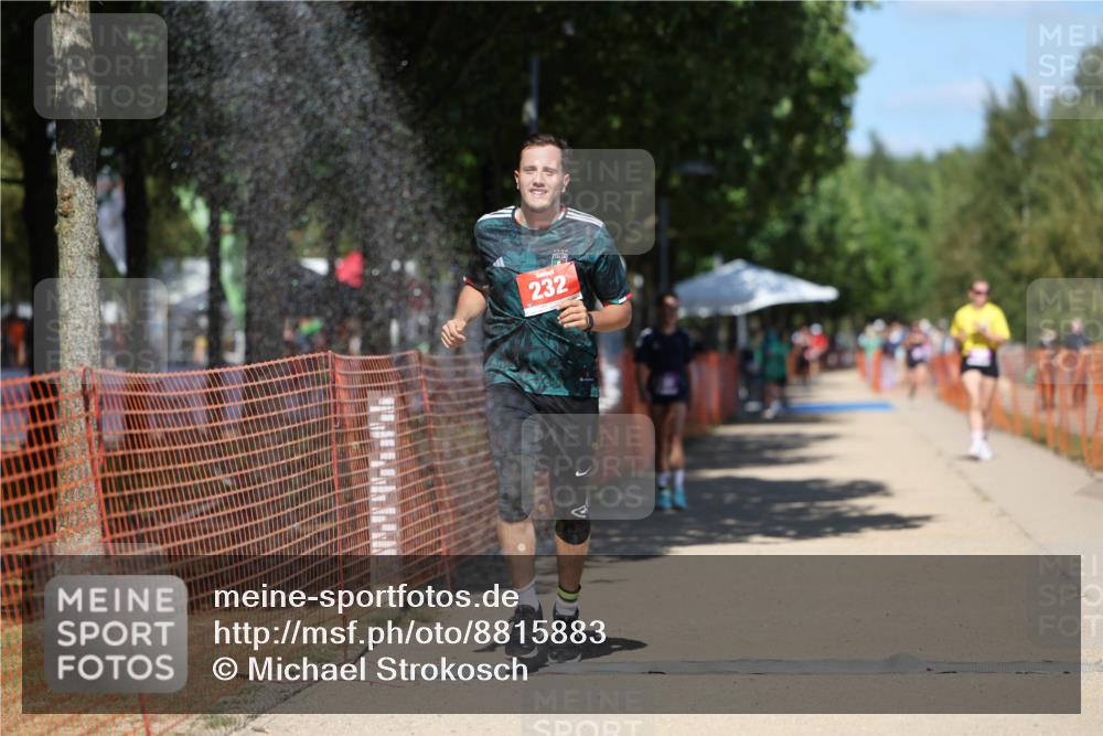 07.09.2025 - 19. Norderstedt Triathlon Michael Strokosch http://msf.ph/oto/8815883 07.09.2025 13:38:15 Laufen 232, 333 meine-sportfotos.de