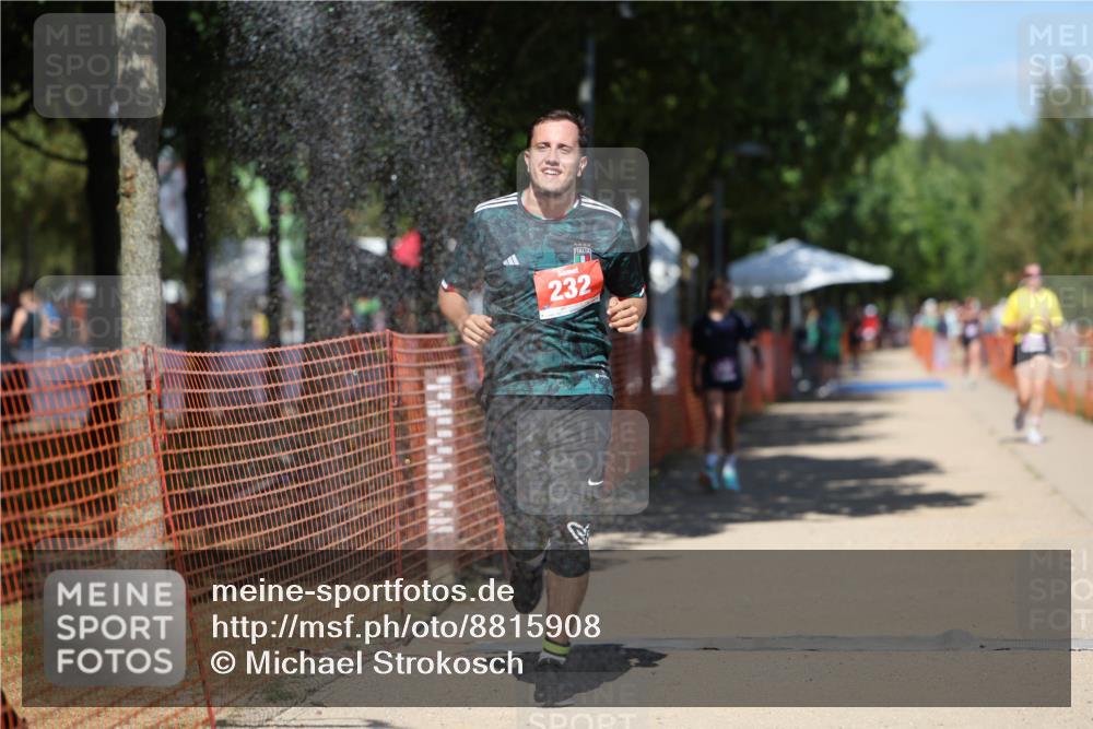 07.09.2025 - 19. Norderstedt Triathlon Michael Strokosch http://msf.ph/oto/8815908 07.09.2025 13:38:16 Laufen 232, 333 meine-sportfotos.de