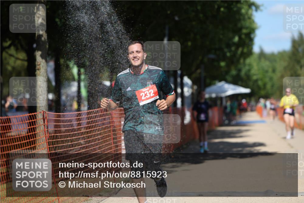 07.09.2025 - 19. Norderstedt Triathlon Michael Strokosch http://msf.ph/oto/8815923 07.09.2025 13:38:16 Laufen 232, 333 meine-sportfotos.de