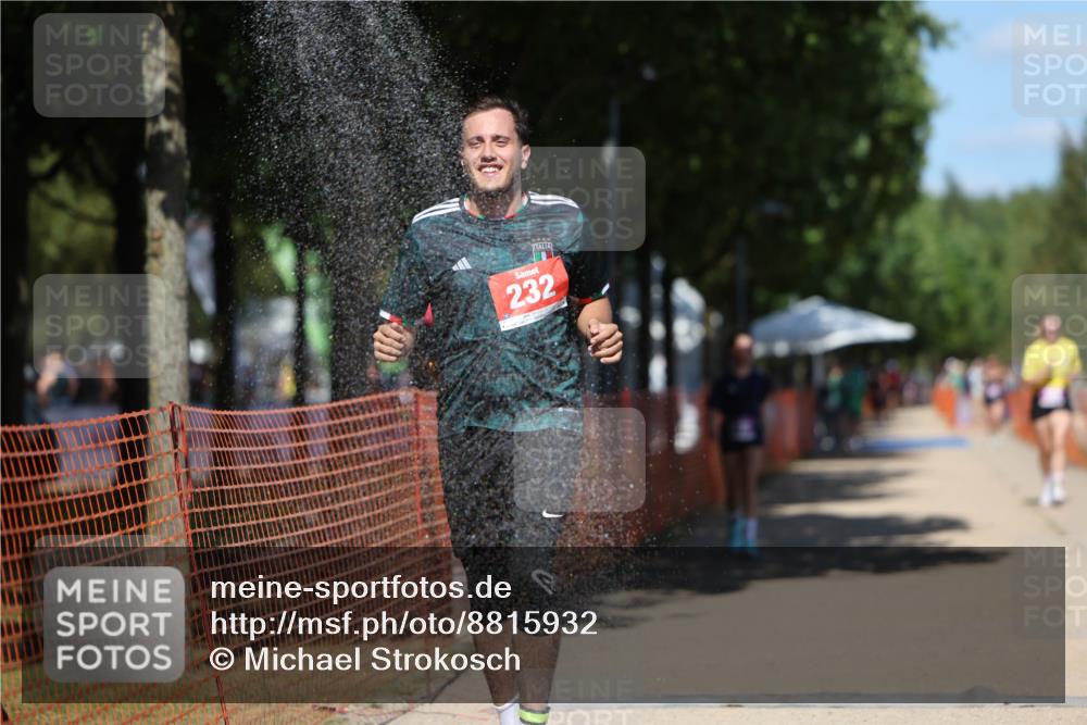07.09.2025 - 19. Norderstedt Triathlon Michael Strokosch http://msf.ph/oto/8815932 07.09.2025 13:38:17 Laufen 232, 333 meine-sportfotos.de