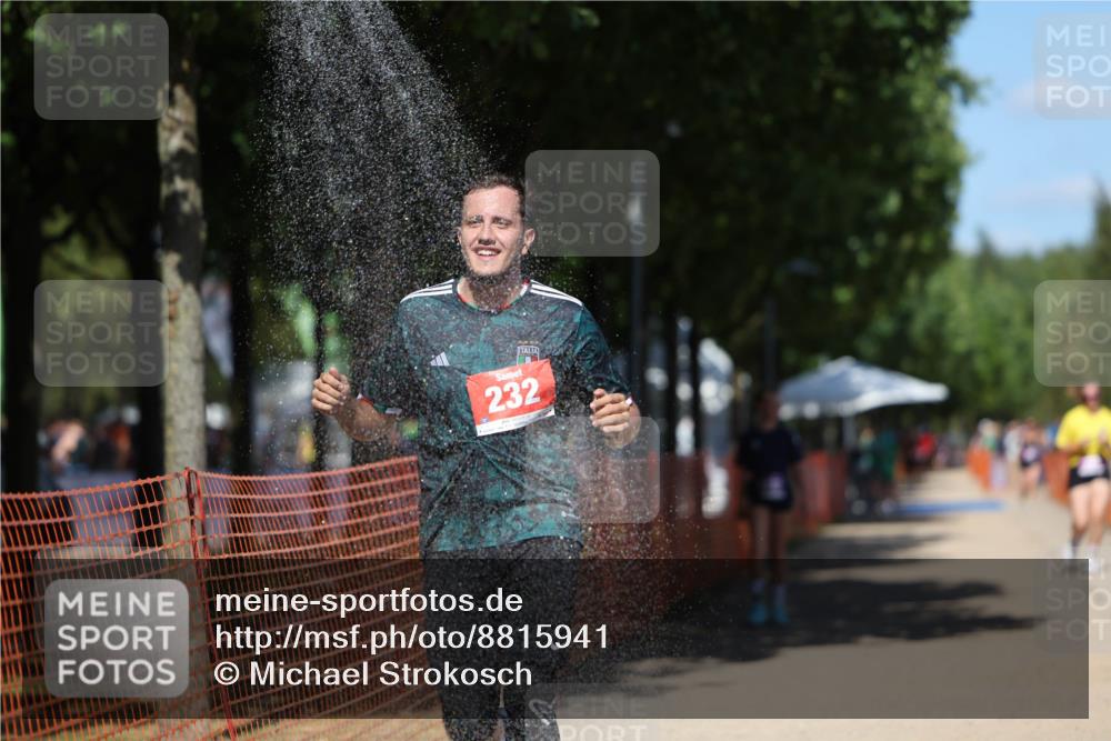 07.09.2025 - 19. Norderstedt Triathlon Michael Strokosch http://msf.ph/oto/8815941 07.09.2025 13:38:17 Laufen 232, 333 meine-sportfotos.de