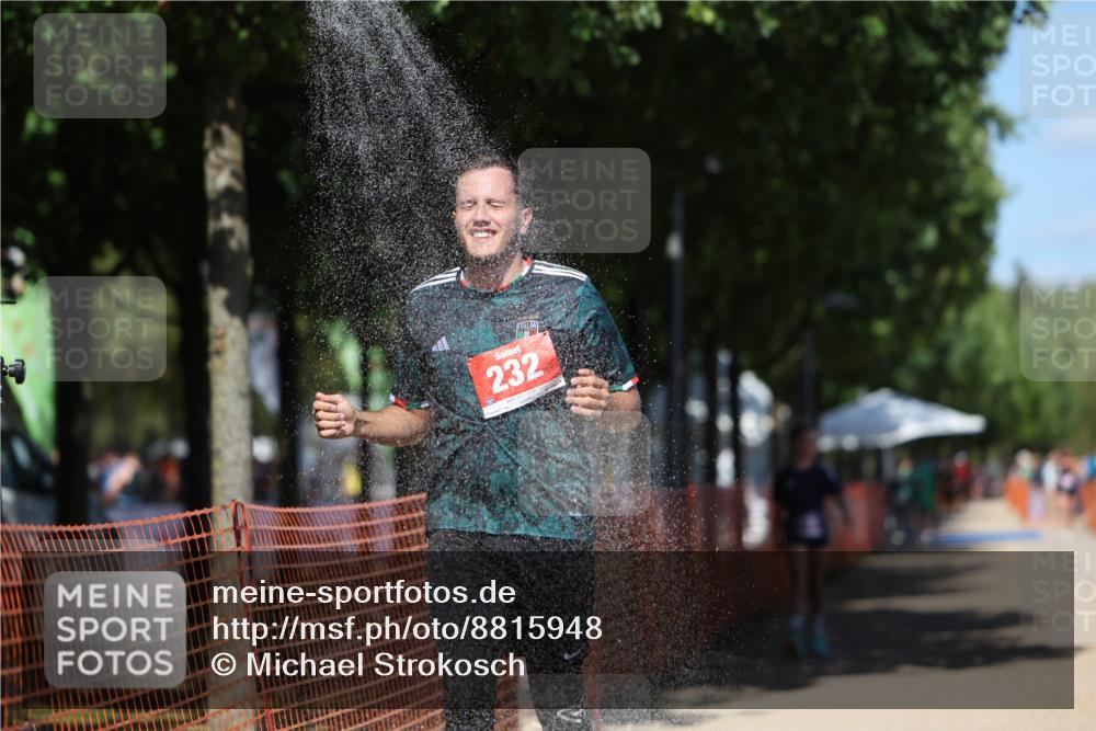 07.09.2025 - 19. Norderstedt Triathlon Michael Strokosch http://msf.ph/oto/8815948 07.09.2025 13:38:17 Laufen 232, 333 meine-sportfotos.de