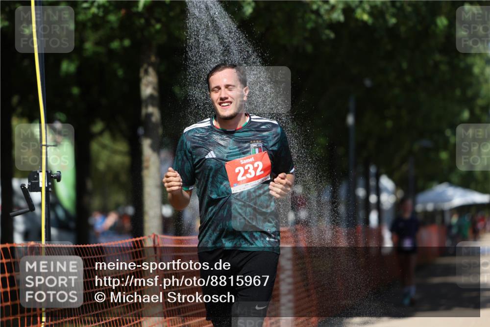 07.09.2025 - 19. Norderstedt Triathlon Michael Strokosch http://msf.ph/oto/8815967 07.09.2025 13:38:17 Laufen 232, 333 meine-sportfotos.de