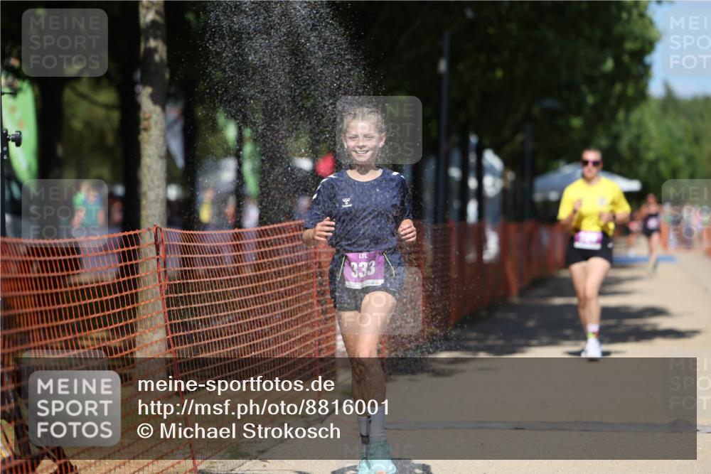 07.09.2025 - 19. Norderstedt Triathlon Michael Strokosch http://msf.ph/oto/8816001 07.09.2025 13:38:23 Laufen 329, 333 meine-sportfotos.de