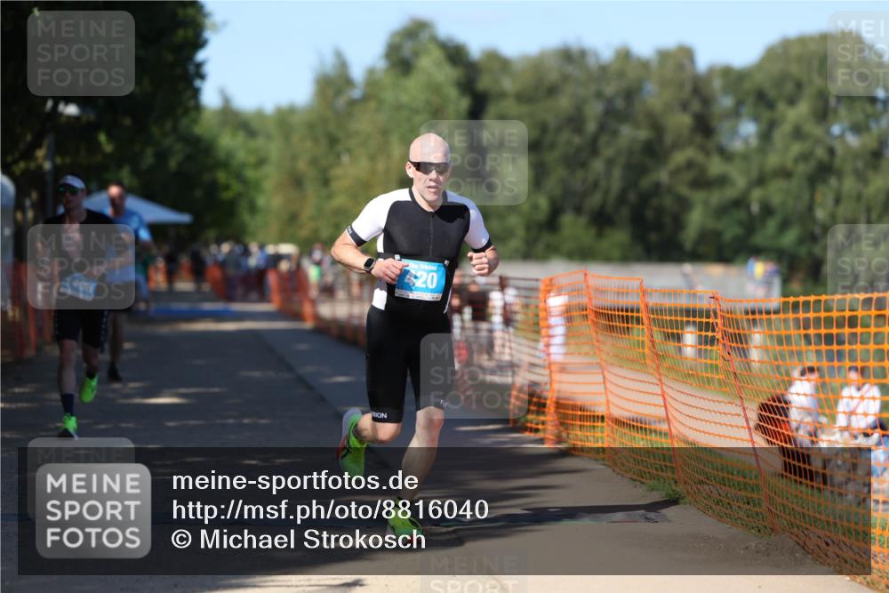07.09.2025 - 19. Norderstedt Triathlon Michael Strokosch http://msf.ph/oto/8816040 07.09.2025 15:34:43 Laufen 420, 427 meine-sportfotos.de