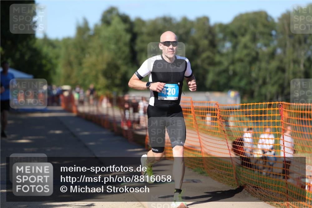 07.09.2025 - 19. Norderstedt Triathlon Michael Strokosch http://msf.ph/oto/8816058 07.09.2025 15:34:43 Laufen 420, 427 meine-sportfotos.de
