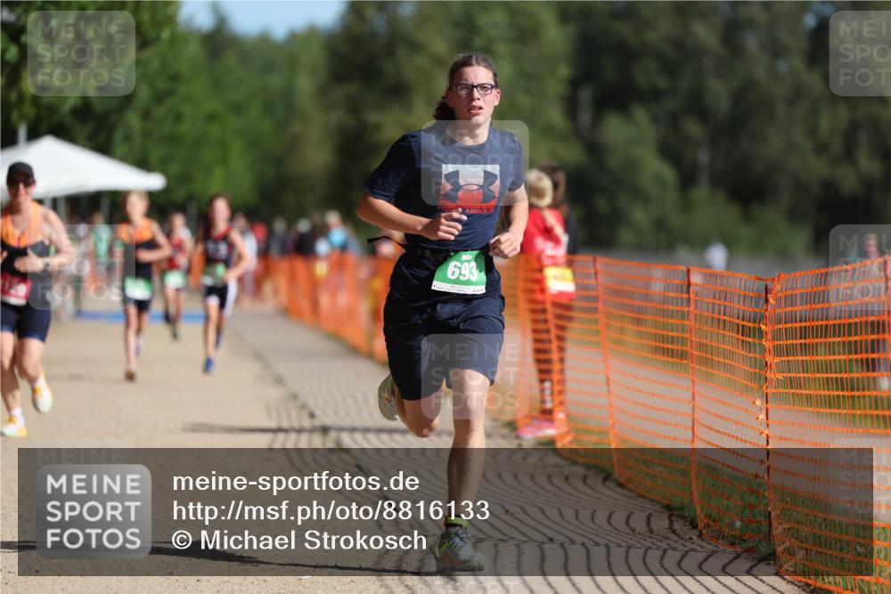 07.09.2025 - 19. Norderstedt Triathlon Michael Strokosch http://msf.ph/oto/8816133 07.09.2025 10:47:08 Laufen 130, 674, 693, 1129 meine-sportfotos.de