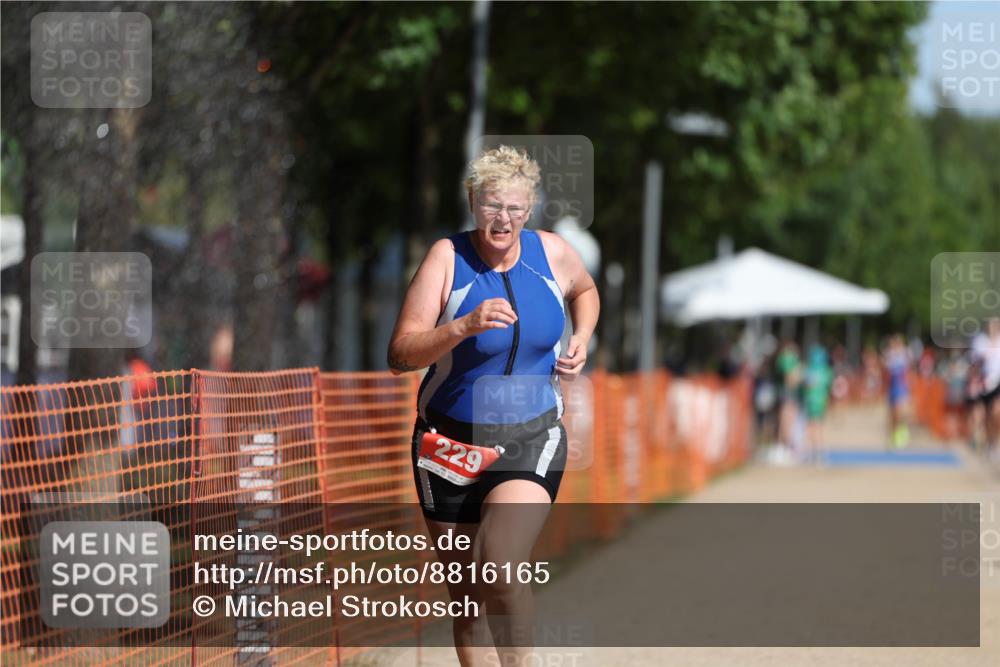 07.09.2025 - 19. Norderstedt Triathlon Michael Strokosch http://msf.ph/oto/8816165 07.09.2025 11:45:44 Laufen 229 meine-sportfotos.de