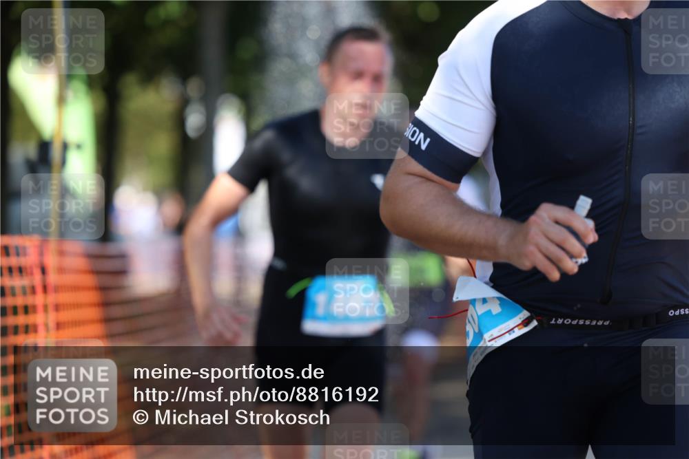 07.09.2025 - 19. Norderstedt Triathlon Michael Strokosch http://msf.ph/oto/8816192 07.09.2025 15:35:21 Laufen 364, 968, 1000, 1462 meine-sportfotos.de