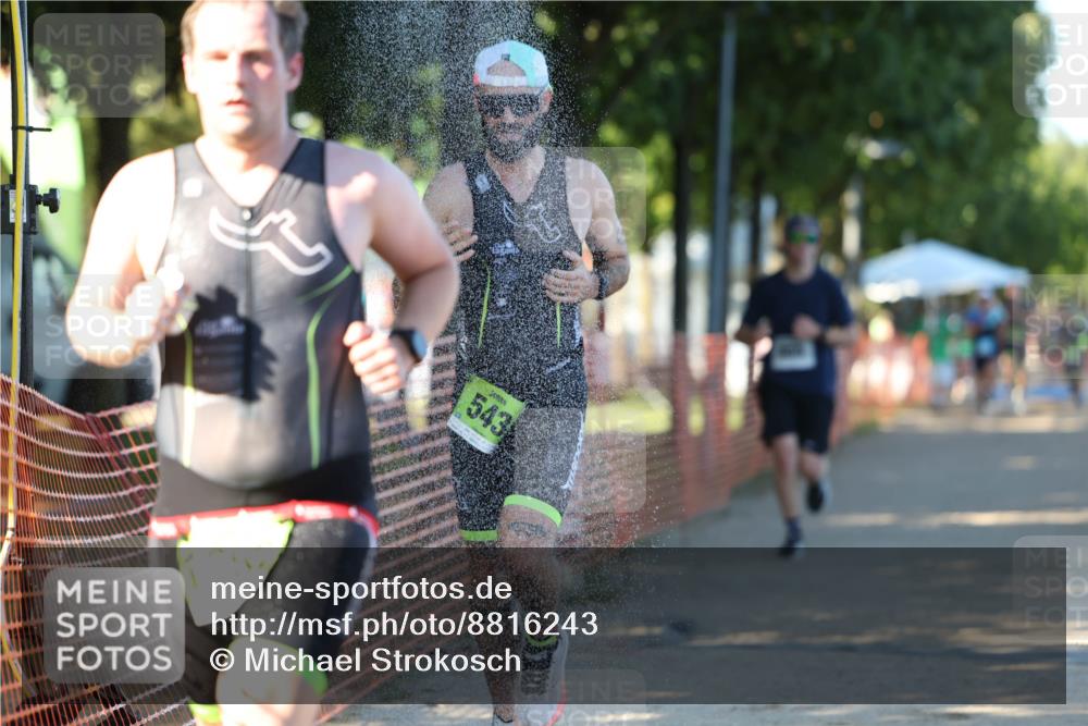 07.09.2025 - 19. Norderstedt Triathlon Michael Strokosch http://msf.ph/oto/8816243 07.09.2025 16:32:58 Laufen 543, 927, 943, 953, 955, 1043, 1602 meine-sportfotos.de