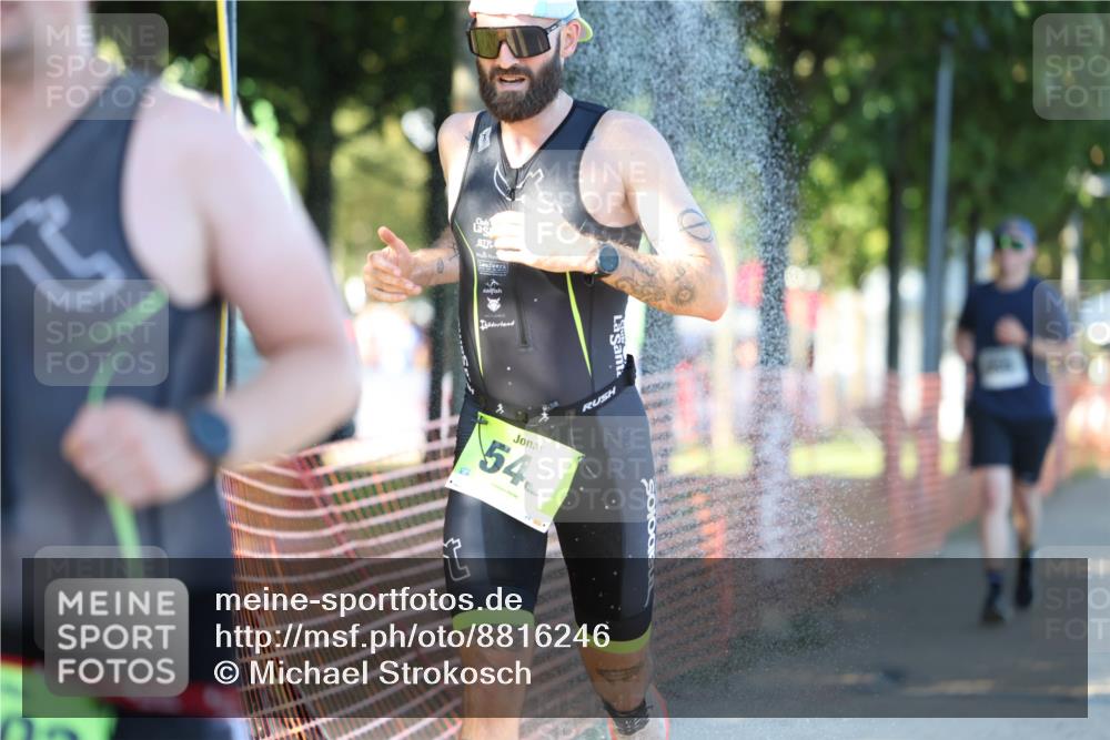 07.09.2025 - 19. Norderstedt Triathlon Michael Strokosch http://msf.ph/oto/8816246 07.09.2025 16:32:58 Laufen 543, 927, 943, 953, 955, 1043, 1602 meine-sportfotos.de