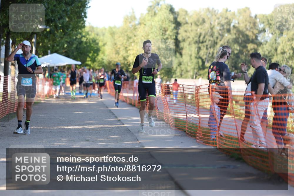 07.09.2025 - 19. Norderstedt Triathlon Michael Strokosch http://msf.ph/oto/8816272 07.09.2025 16:33:07 Laufen 902, 1606, 1609 meine-sportfotos.de