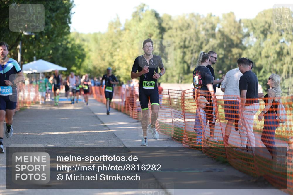07.09.2025 - 19. Norderstedt Triathlon Michael Strokosch http://msf.ph/oto/8816282 07.09.2025 16:33:07 Laufen 902, 1606, 1609 meine-sportfotos.de