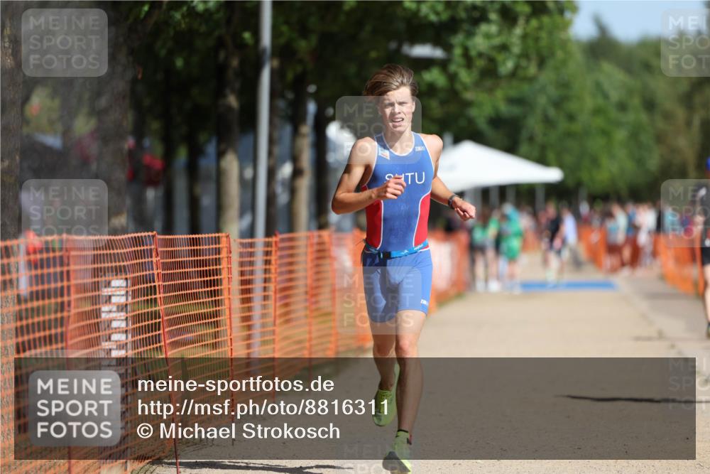 07.09.2025 - 19. Norderstedt Triathlon Michael Strokosch http://msf.ph/oto/8816311 07.09.2025 11:46:00 Laufen 276, 1165 meine-sportfotos.de