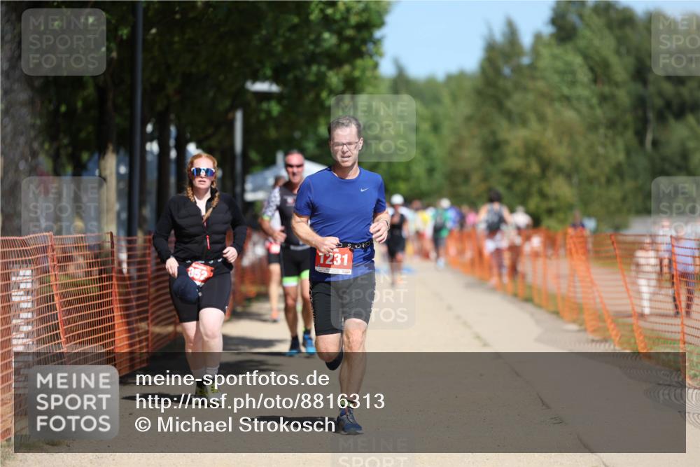 07.09.2025 - 19. Norderstedt Triathlon Michael Strokosch http://msf.ph/oto/8816313 07.09.2025 12:57:12 Laufen 259, 788, 852, 898, 1231 meine-sportfotos.de