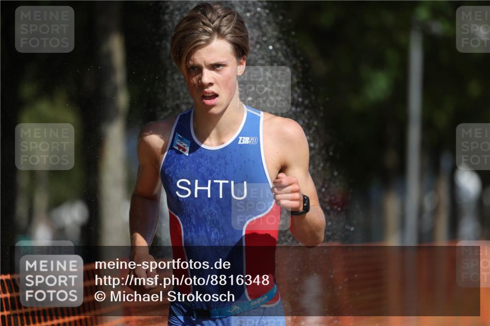 07.09.2025 - 19. Norderstedt Triathlon Michael Strokosch http://msf.ph/oto/8816348 07.09.2025 11:46:02 Laufen 276, 306, 1165 meine-sportfotos.de