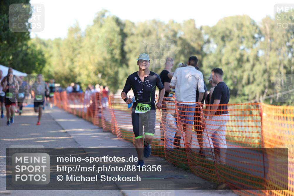 07.09.2025 - 19. Norderstedt Triathlon Michael Strokosch http://msf.ph/oto/8816356 07.09.2025 16:33:14 Laufen 518, 1072, 1609 meine-sportfotos.de