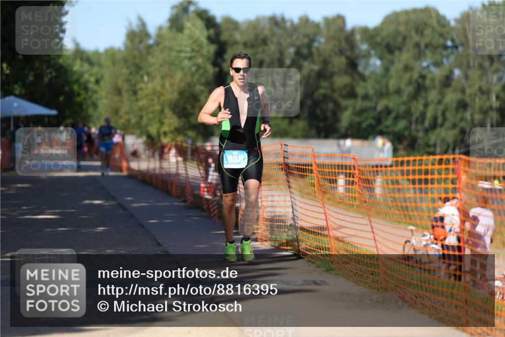 07.09.2025 - 19. Norderstedt Triathlon Michael Strokosch http://msf.ph/oto/8816395 07.09.2025 15:35:57 Laufen 888, 1508 meine-sportfotos.de