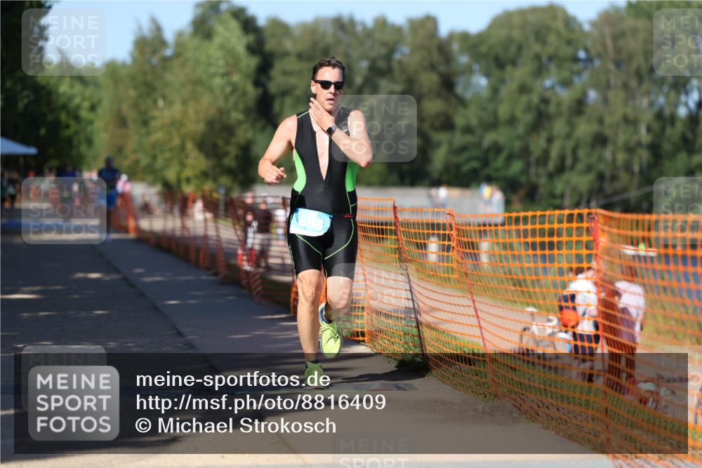 07.09.2025 - 19. Norderstedt Triathlon Michael Strokosch http://msf.ph/oto/8816409 07.09.2025 15:35:58 Laufen 888, 1508 meine-sportfotos.de