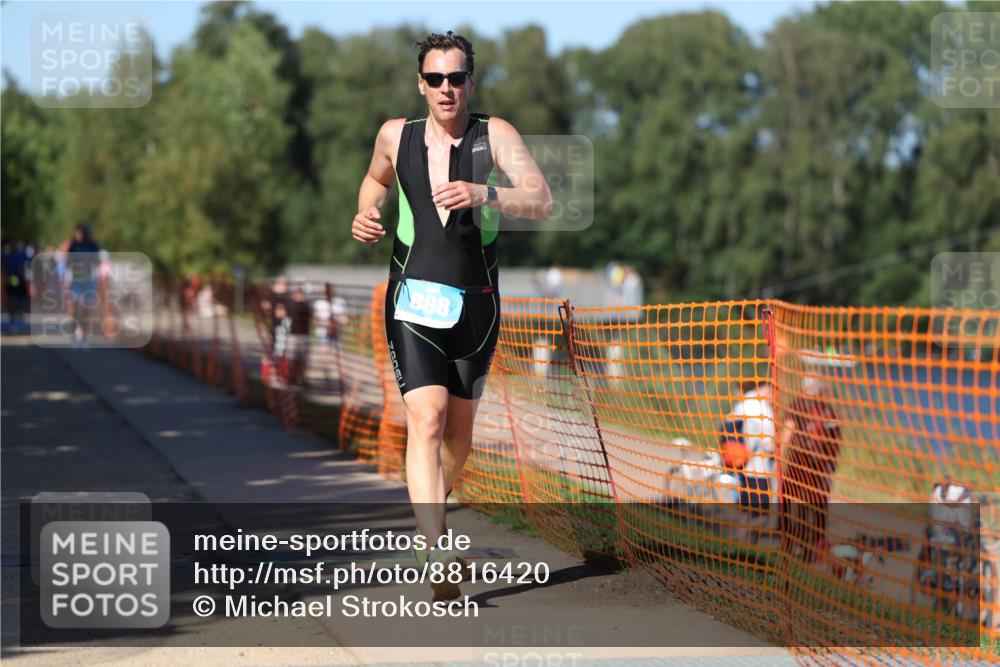 07.09.2025 - 19. Norderstedt Triathlon Michael Strokosch http://msf.ph/oto/8816420 07.09.2025 15:35:58 Laufen 888, 1508 meine-sportfotos.de
