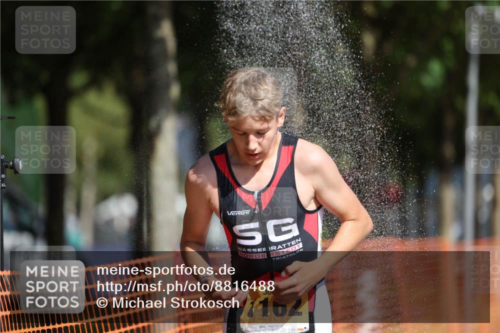 07.09.2025 - 19. Norderstedt Triathlon Michael Strokosch http://msf.ph/oto/8816488 07.09.2025 11:46:22 Laufen 796, 1162 meine-sportfotos.de
