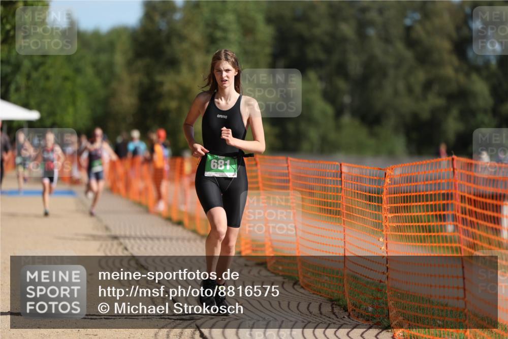 07.09.2025 - 19. Norderstedt Triathlon Michael Strokosch http://msf.ph/oto/8816575 07.09.2025 10:47:41 Laufen 681 meine-sportfotos.de