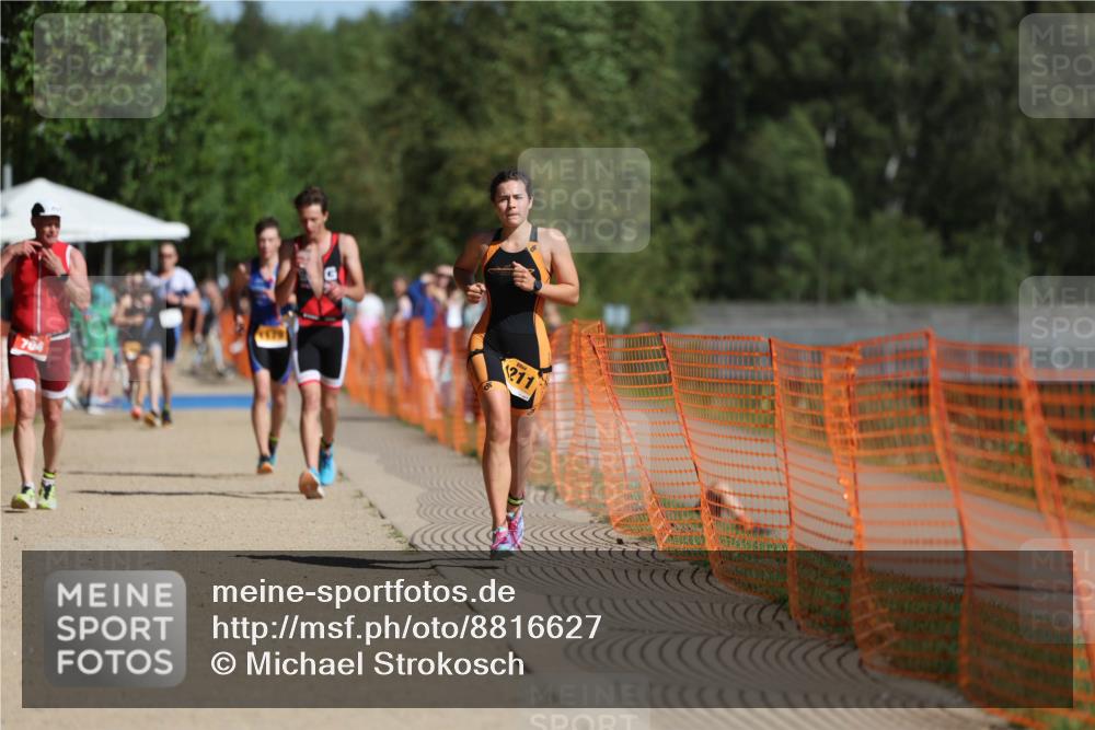 07.09.2025 - 19. Norderstedt Triathlon Michael Strokosch http://msf.ph/oto/8816627 07.09.2025 11:46:47 Laufen 704, 1186, 1211 meine-sportfotos.de