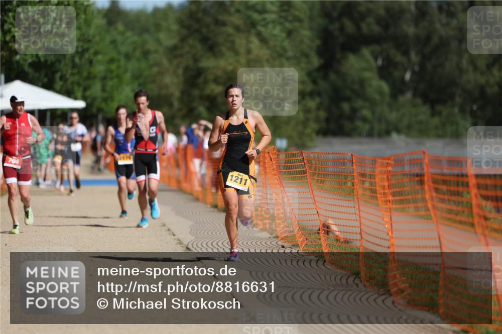 07.09.2025 - 19. Norderstedt Triathlon Michael Strokosch http://msf.ph/oto/8816631 07.09.2025 11:46:47 Laufen 704, 1186, 1211 meine-sportfotos.de