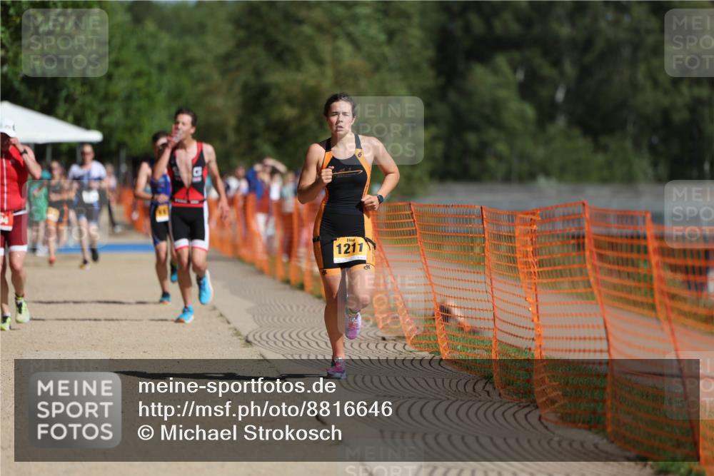 07.09.2025 - 19. Norderstedt Triathlon Michael Strokosch http://msf.ph/oto/8816646 07.09.2025 11:46:48 Laufen 704, 1179, 1186, 1211 meine-sportfotos.de