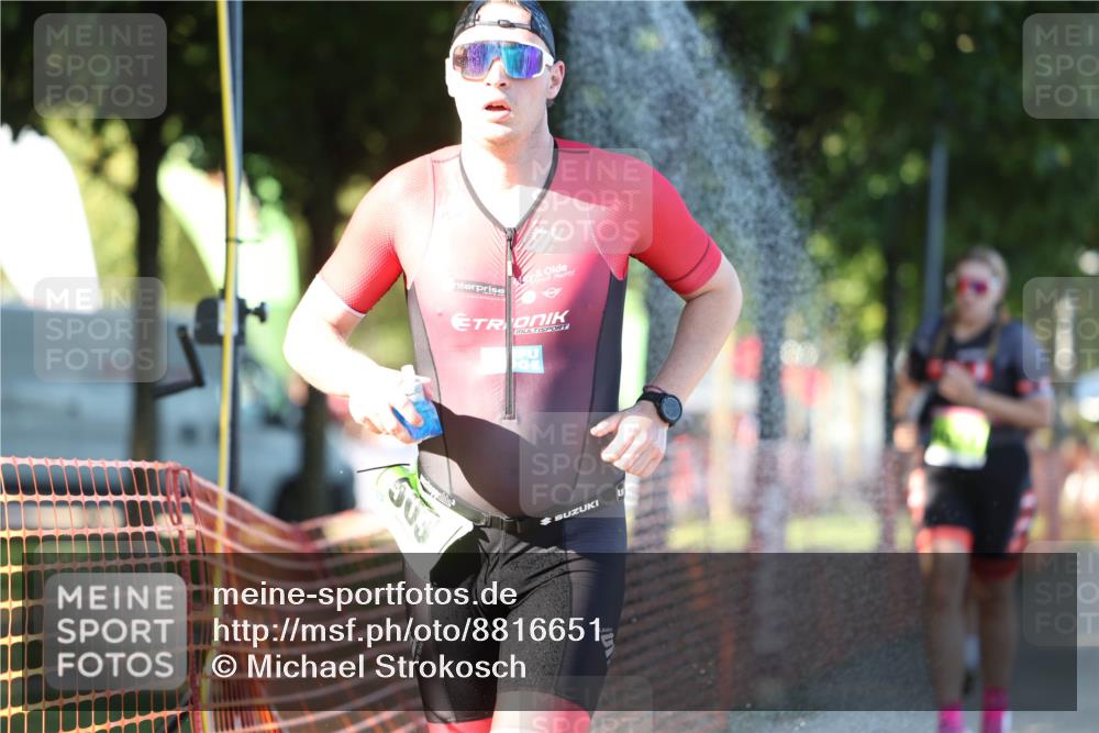 07.09.2025 - 19. Norderstedt Triathlon Michael Strokosch http://msf.ph/oto/8816651 07.09.2025 16:34:10 Laufen 399, 503, 866, 894, 1074, 1552, 1590, 1621 meine-sportfotos.de