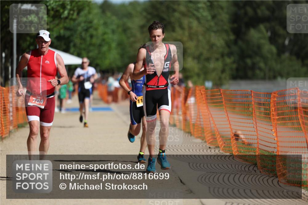 07.09.2025 - 19. Norderstedt Triathlon Michael Strokosch http://msf.ph/oto/8816699 07.09.2025 11:46:52 Laufen 704, 1179, 1186, 1211 meine-sportfotos.de