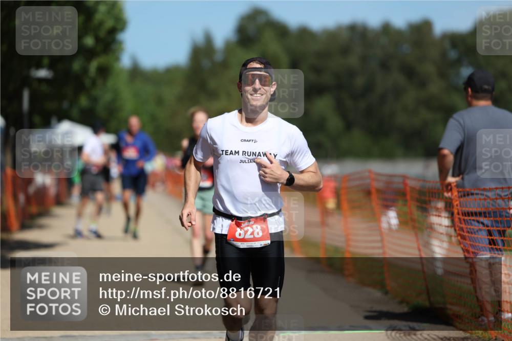 07.09.2025 - 19. Norderstedt Triathlon Michael Strokosch http://msf.ph/oto/8816721 07.09.2025 12:57:33 Laufen 208, 309, 818, 828, 1361 meine-sportfotos.de