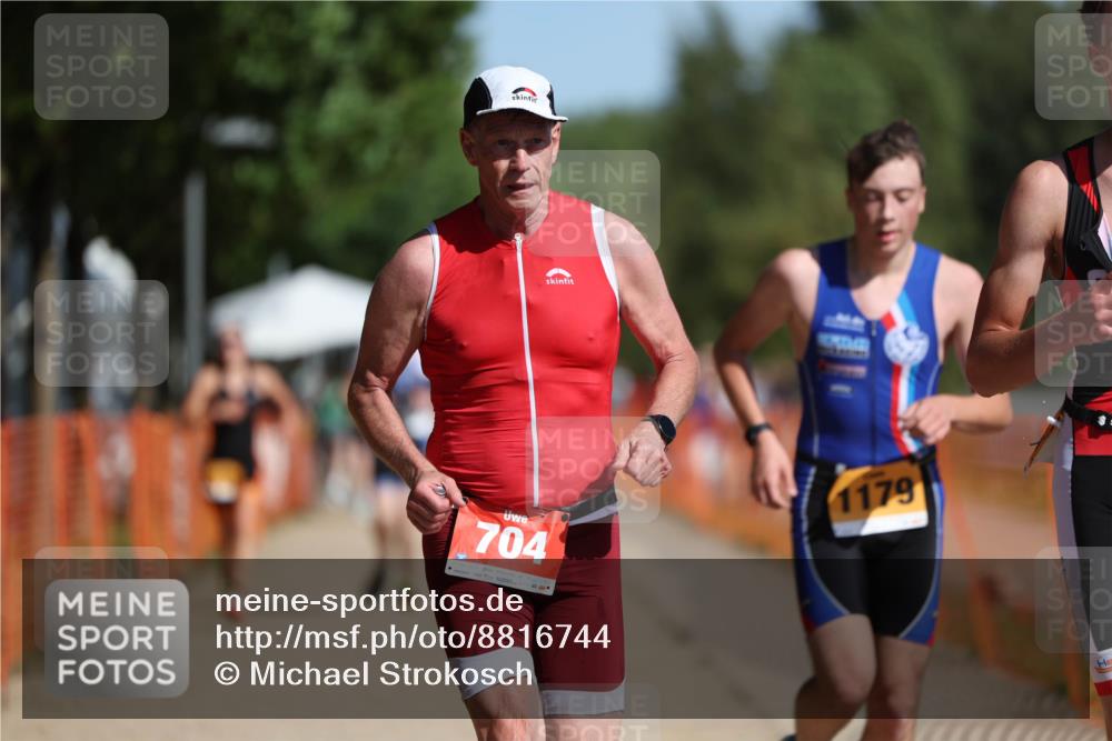 07.09.2025 - 19. Norderstedt Triathlon Michael Strokosch http://msf.ph/oto/8816744 07.09.2025 11:46:55 Laufen 296, 704, 1179, 1186, 1191, 1211 meine-sportfotos.de